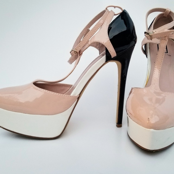 Signature Oxana T-strap Platform Patent Heels 8.5 - Picture 3 of 4